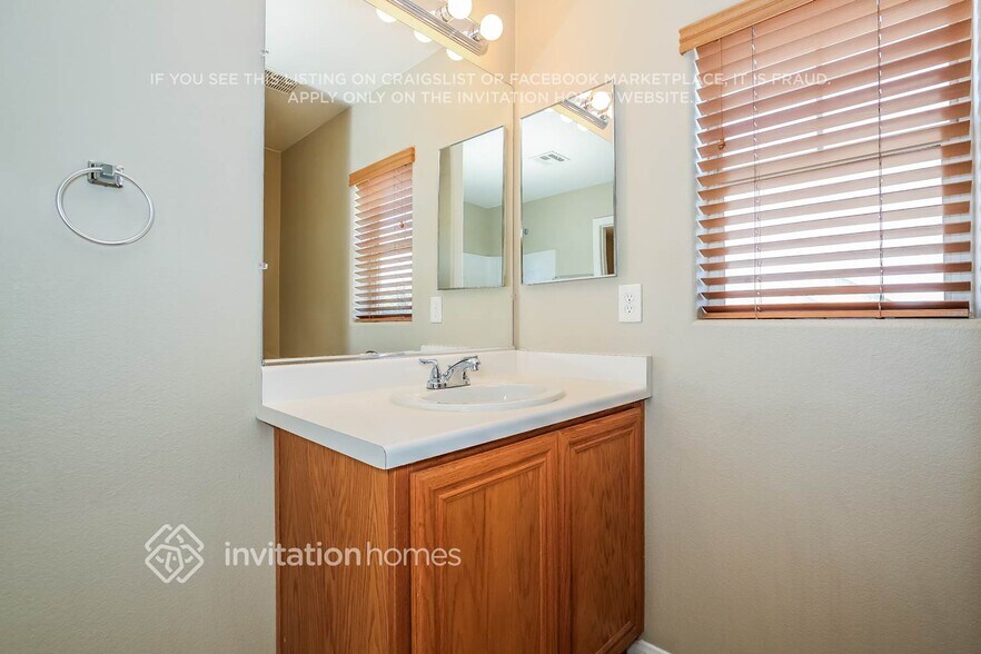 Building Photo - 25 W Focal Point Ave