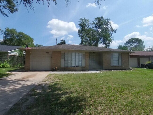 Primary Photo - 9614 Crooked Wood Ln
