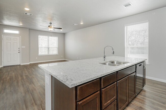 Building Photo - Spacious Townhome Available Now!