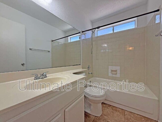 Building Photo - 9538 W Echo Ln