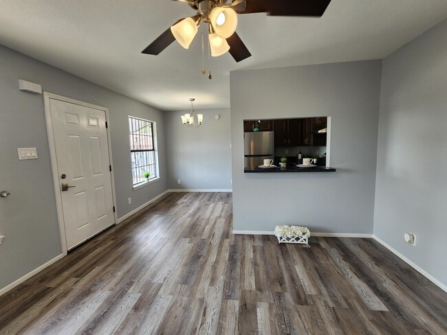 Building Photo - 3019 Corpus Christi St