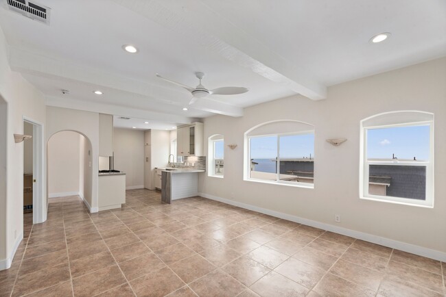 Building Photo - 3307 Highland Ave