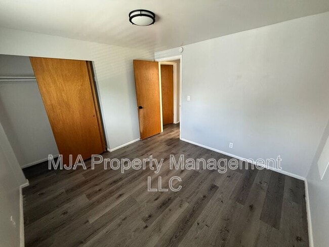 Building Photo - 2630 S 800 E