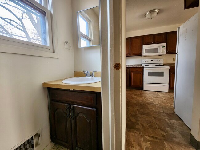 Building Photo - 34 Orchard St