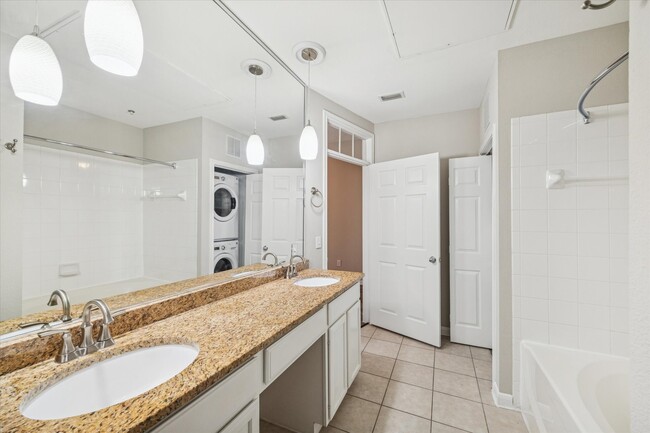 Building Photo - 5353 Memorial Dr