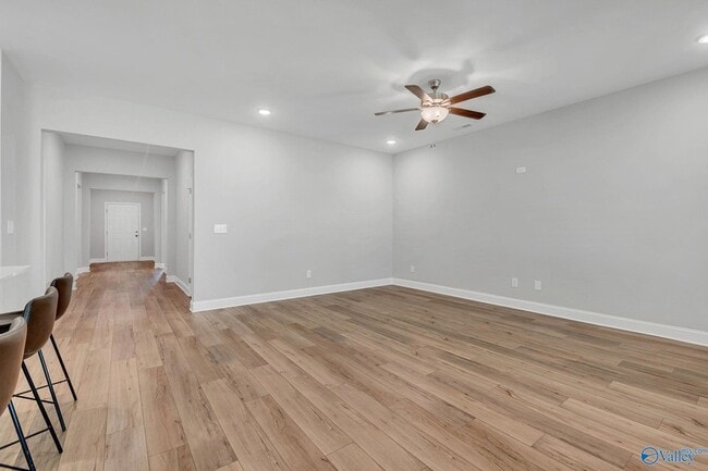 Building Photo - 147 Ivy Vine Dr