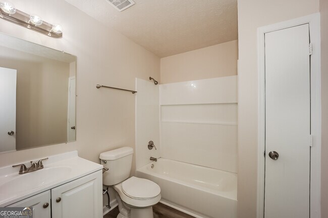 Building Photo - 380 Fleming Ct