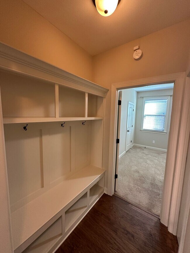 Building Photo - 4 BR/3 BA in exclusive Montrose Subdivision in Olive Branch!