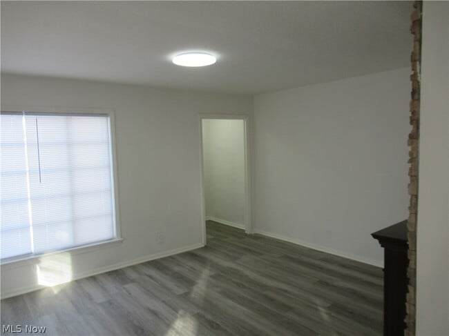 Building Photo - 1403 Dawnwood Dr