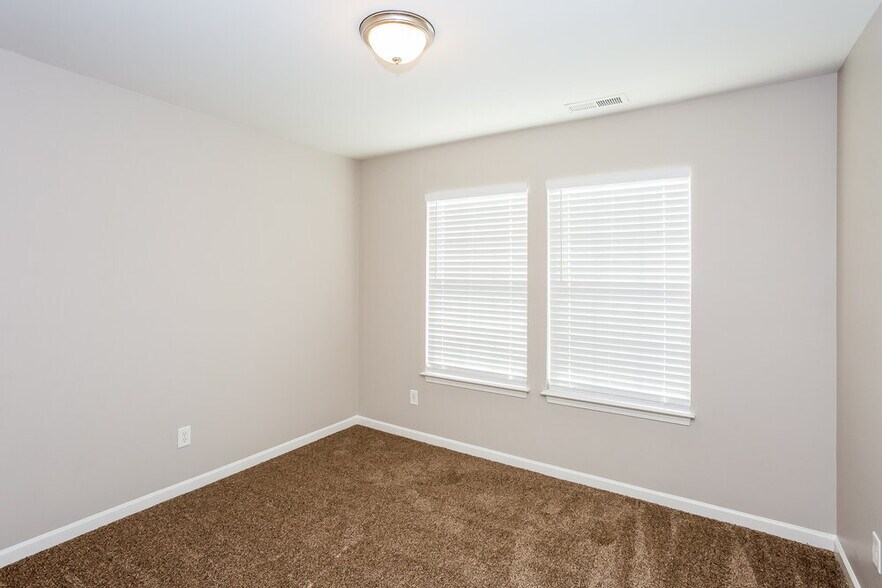 Building Photo - 363 Morning Dew Dr