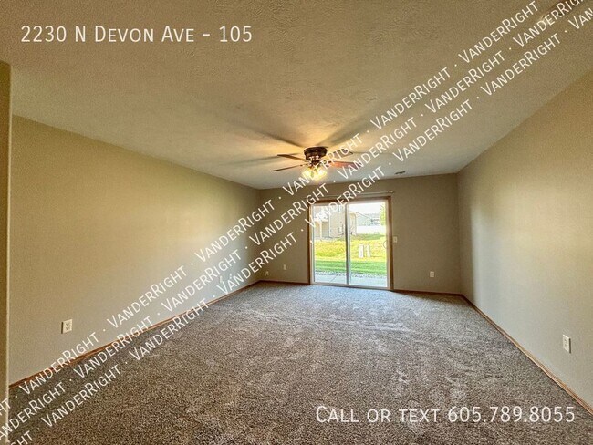 Building Photo - 2230 Devon Ave