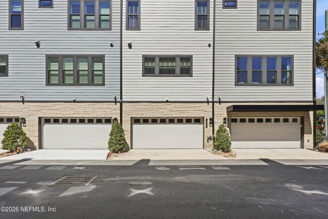 Building Photo - 1625 Bridgeton Dr