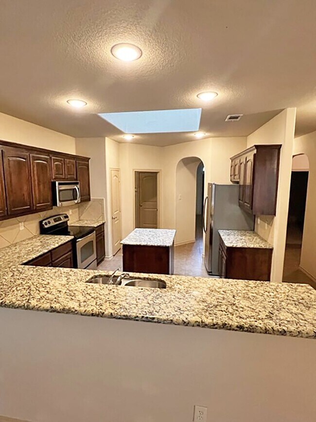 Building Photo - Great 3 Bdrm 2 Bath Home w Study in Argyle Tx