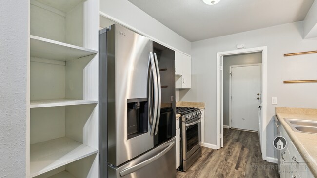 Building Photo - Charming Updated Gem Near Quail Springs!