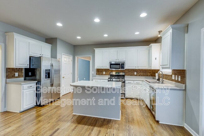 Building Photo - 1035 Watauga Ct