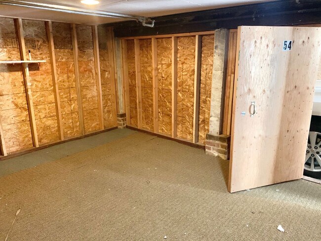 Building Photo - 54-56 Sharon St