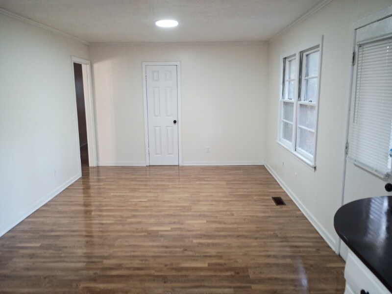 Building Photo - 574 Daniel Cir