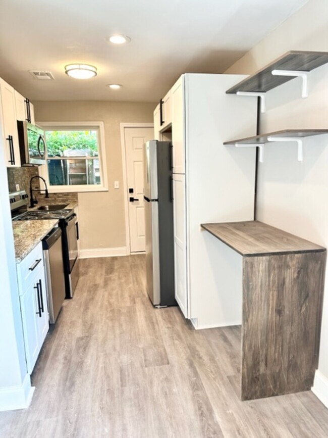 Building Photo - 919 Hobson