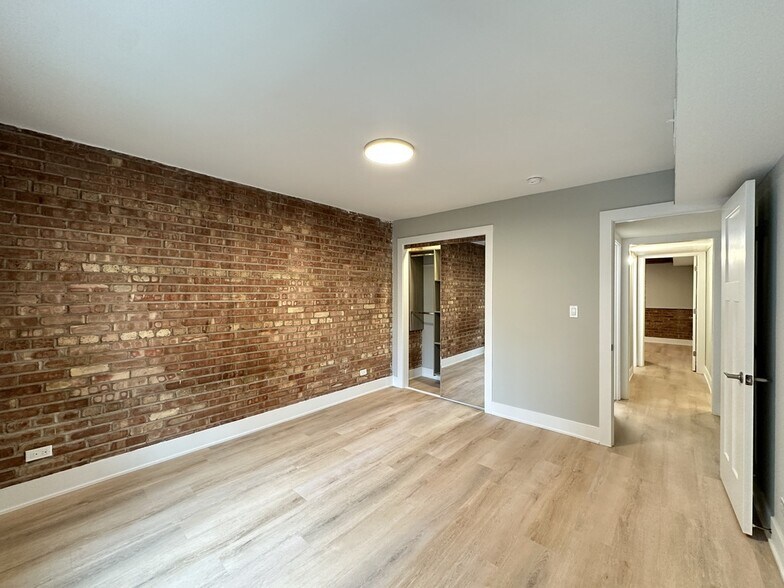 Building Photo - 1226 N Dearborn St