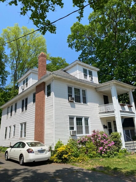 Primary Photo - 142 Whitman Ave