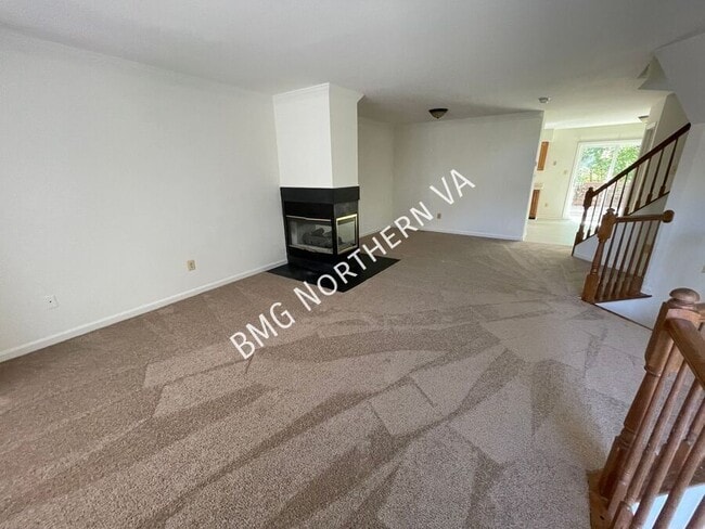 Building Photo - 865 Tall Oaks Square