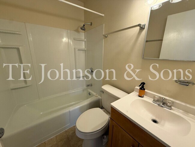 Building Photo - 4218 S Jasmin Ct