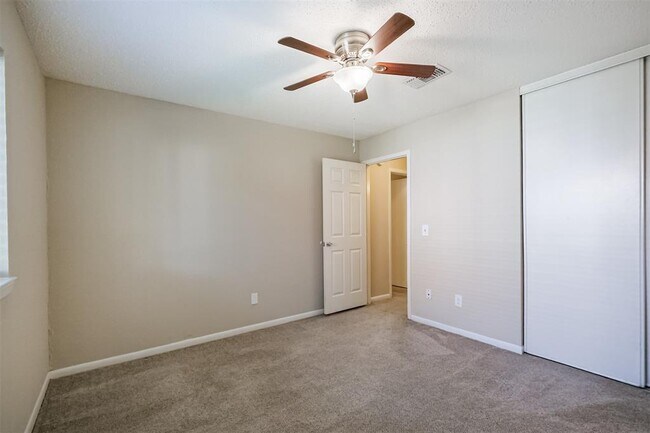 Building Photo - 12326 Flaxen Dr