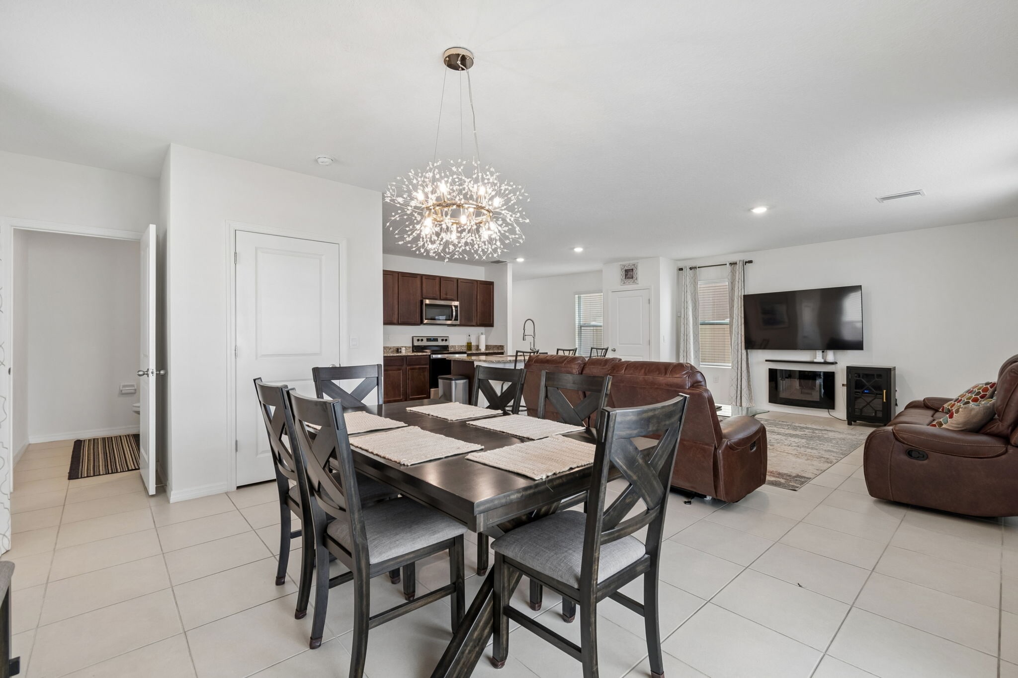 Building Photo - 17053 Oval Rum Dr