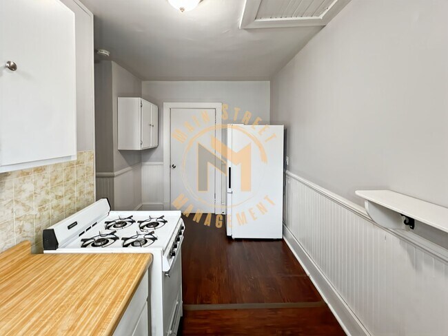 Building Photo - 223 E Franklin Ave