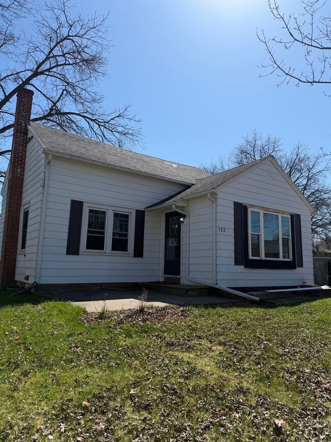 Building Photo - 132 N Jackson St