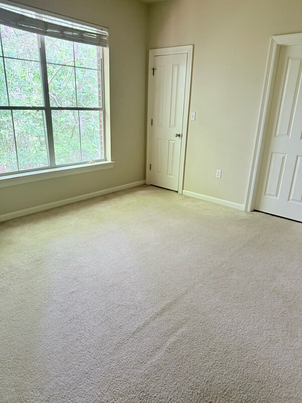 Building Photo - 2405 Brightside Dr