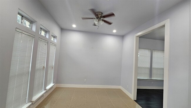Building Photo - 3715 Aldridge Dr