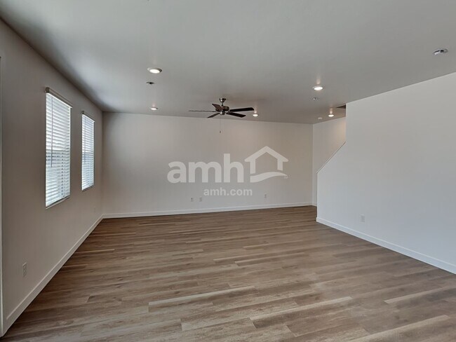 Building Photo - 9556 Harkes Dr