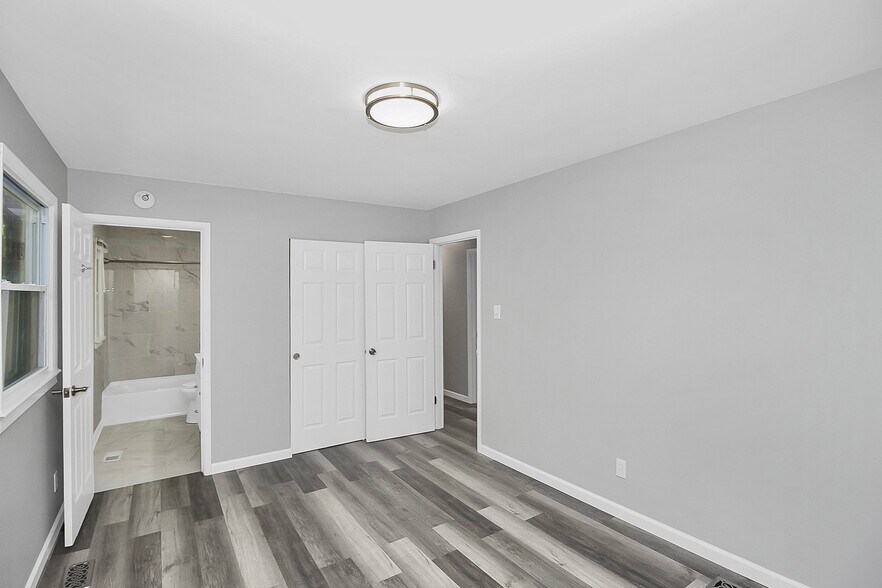 master bedroom - 4234 Firwood Ln