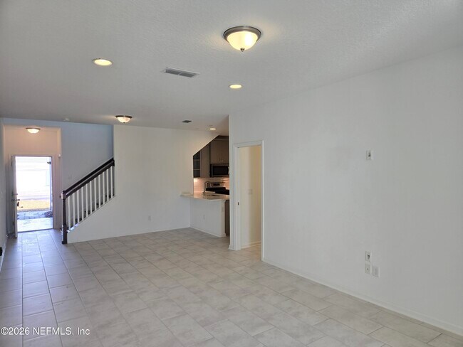 Building Photo - 817 Cherry Elm Dr