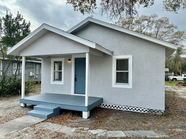 Building Photo - Fully Remodeled 2/1 in the heart of Tampa