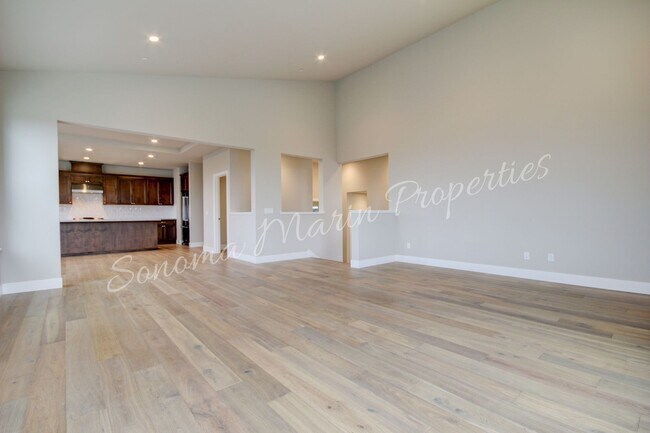 Building Photo - Gorgeous 4 Bed/3Bath House Available in De...