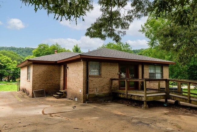 Building Photo - 3 Bedroom/2 Bath in Birmingham