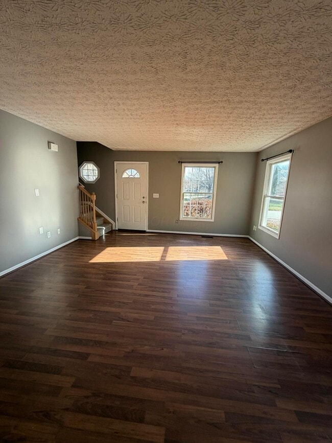 Building Photo - 8735 Olenbrook Dr