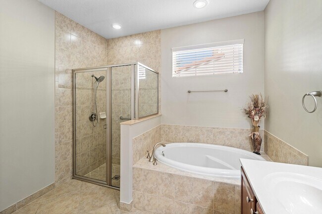 Building Photo - 10636 Ivanhoe Ln