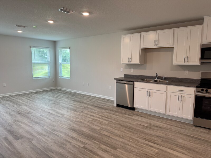 Building Photo - 6365 Firefly Dr