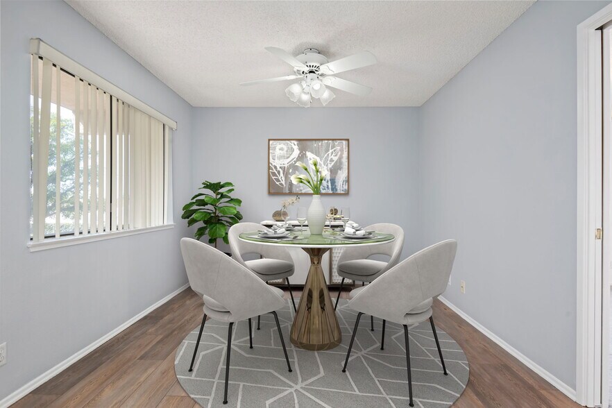 Dining area in Kitchen - 9000 Vanalden Ave
