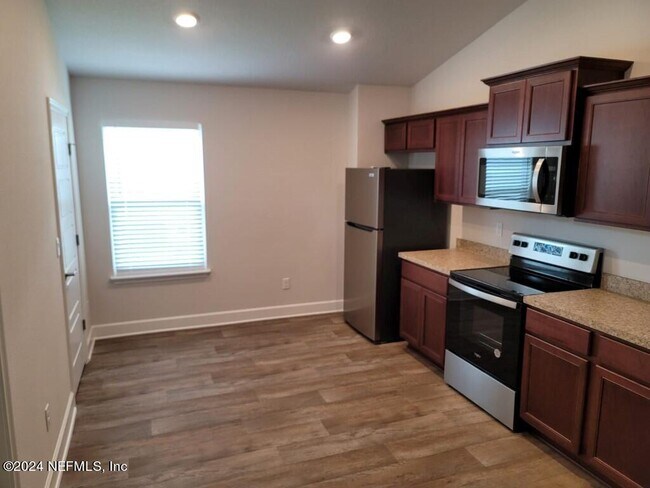 Building Photo - 7294 Gateway Ct