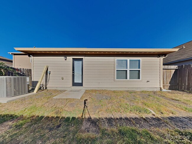 Building Photo - 1525 Treeta Trail