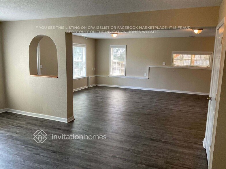 Building Photo - 655 Willowwind Dr