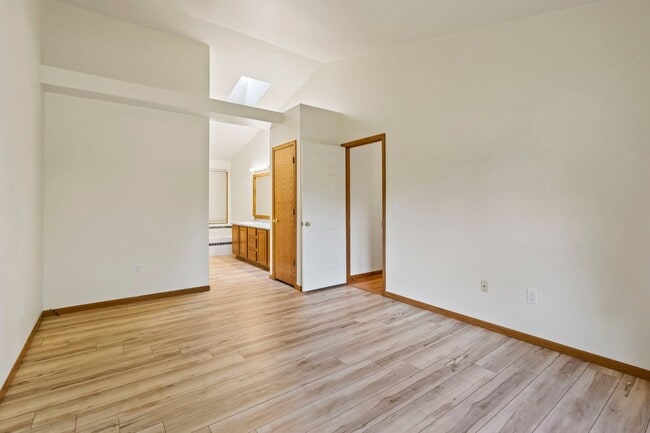 Building Photo - 1556 Faraday Cir