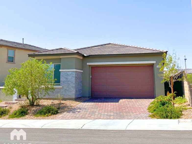 Primary Photo - 12577 Huckleberry Oak Ave