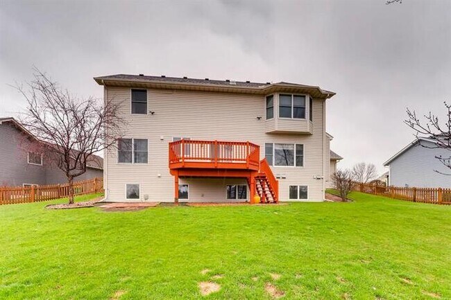 Building Photo - 9931 Evergreen Ave N, Brooklyn Park, MN, 5...