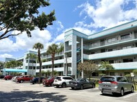 Building Photo - 4725 Lucerne Lakes Blvd E