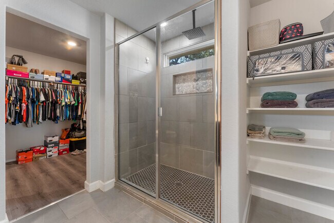 Building Photo - 829 Margay Lp